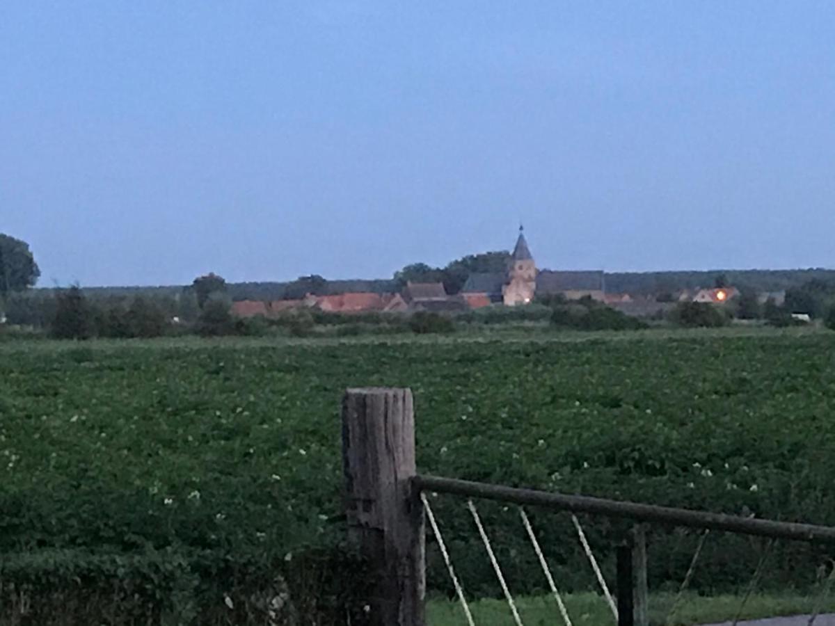 familieverblijf De groene Specht Sluis Buitenkant foto