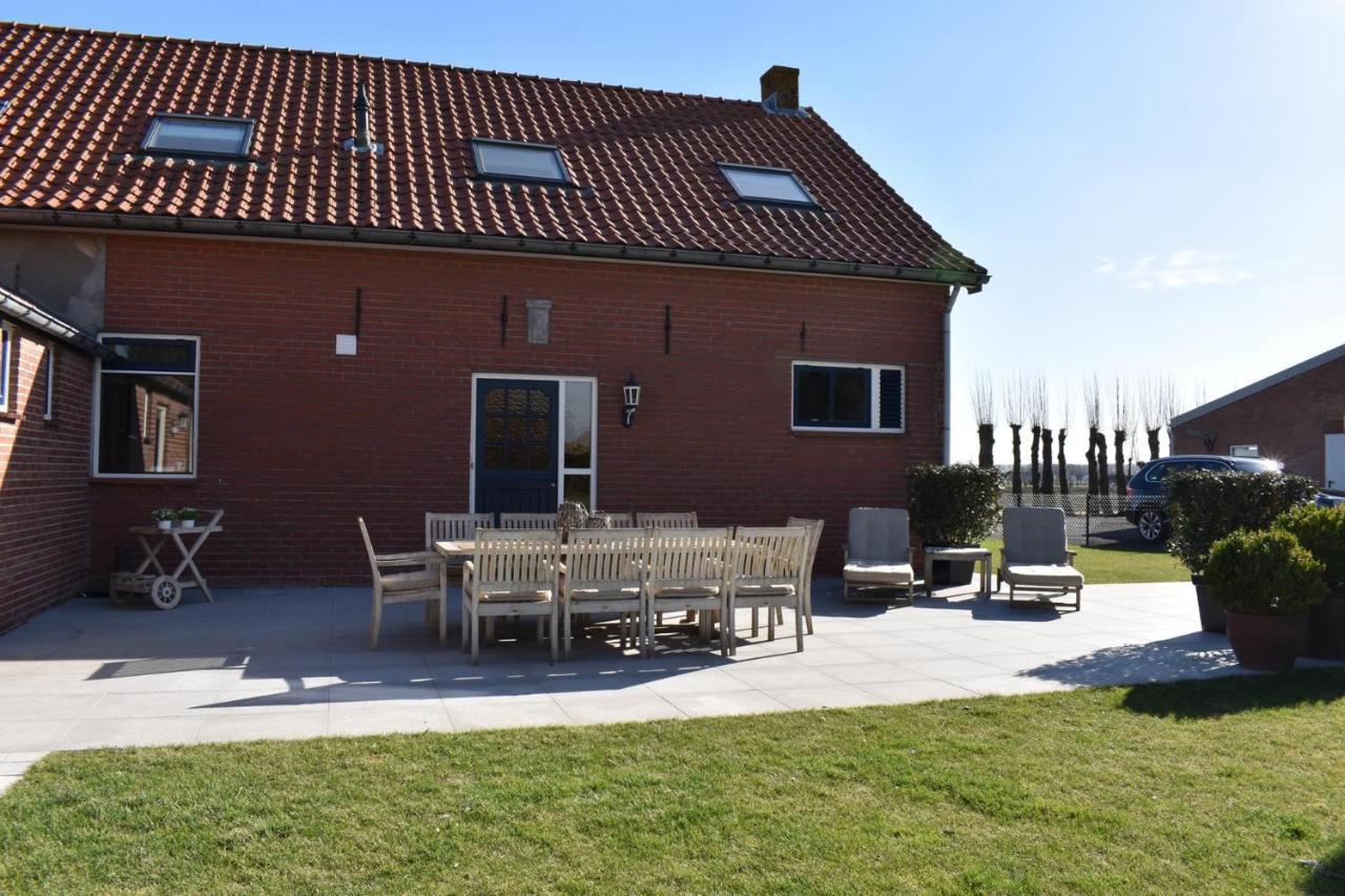 familieverblijf De groene Specht Sluis Buitenkant foto